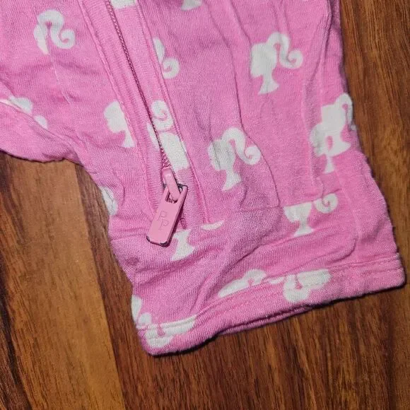 Posh Peanut Pink Barbie Limited Edition Bamboo Short Zipper Romper Baby Size 9-1 - Picture 2 of 4